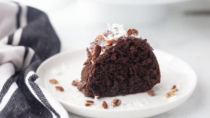 Best Easy Bundt Cake Recipes - Desserts - Kitchen Divas